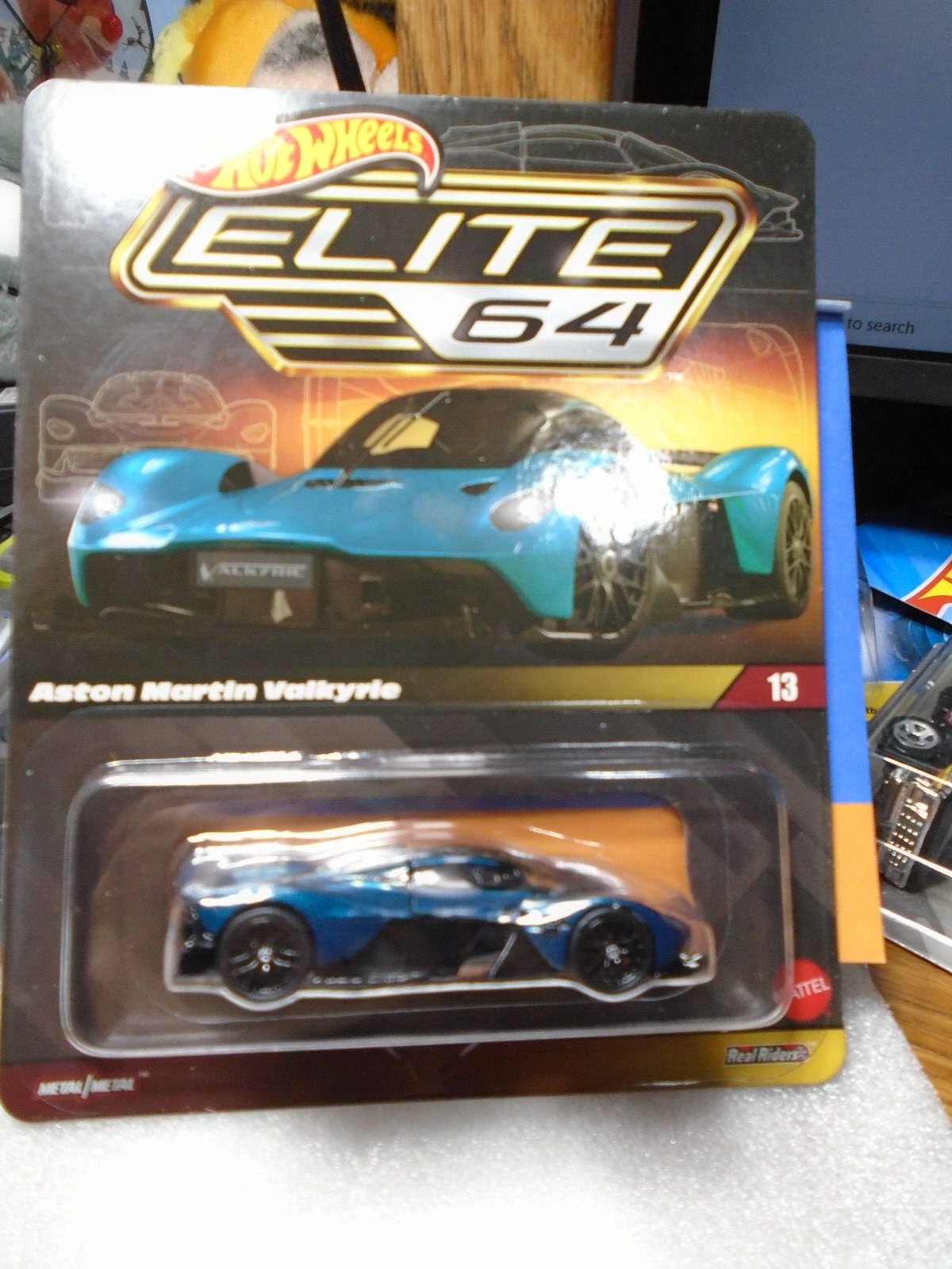 Hot Wheels Elite 64 • HWR91 Aston Martin Valkyrie with Real