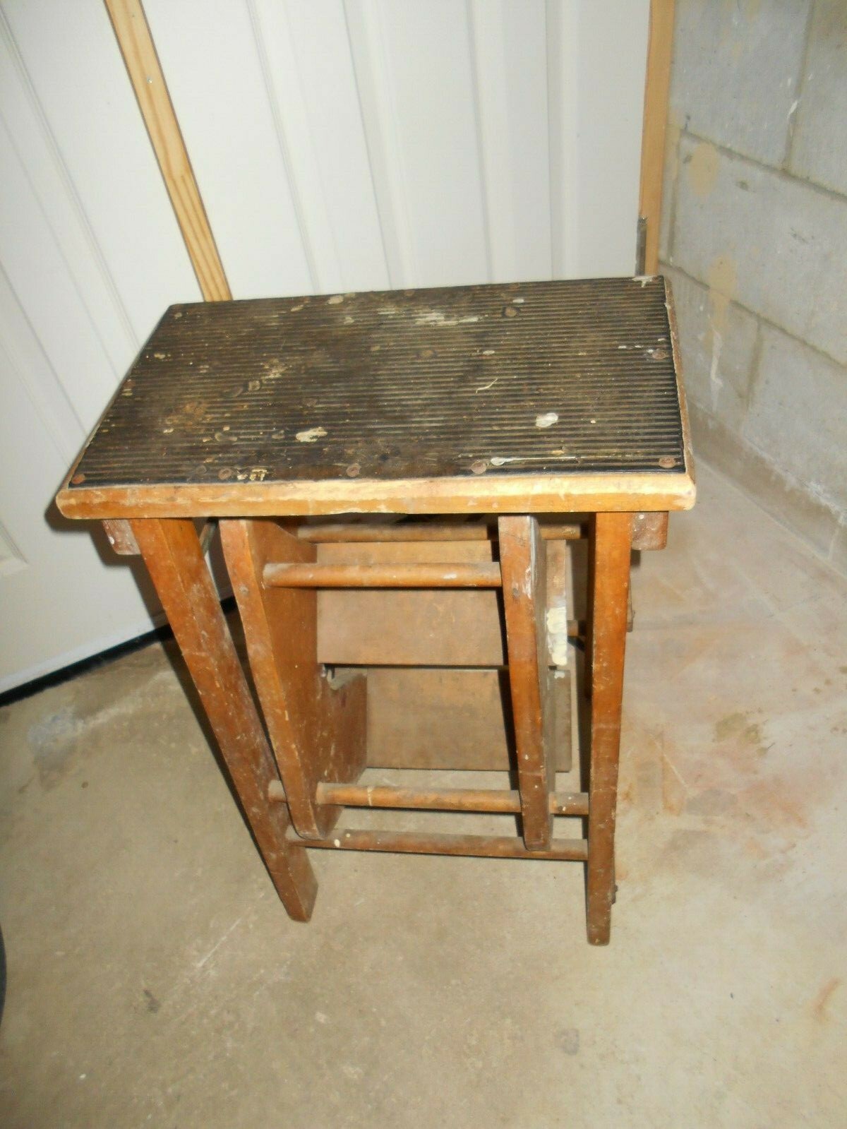 Antique / Vintage Wooden Ladder Step Stool w  Folding Steps 24