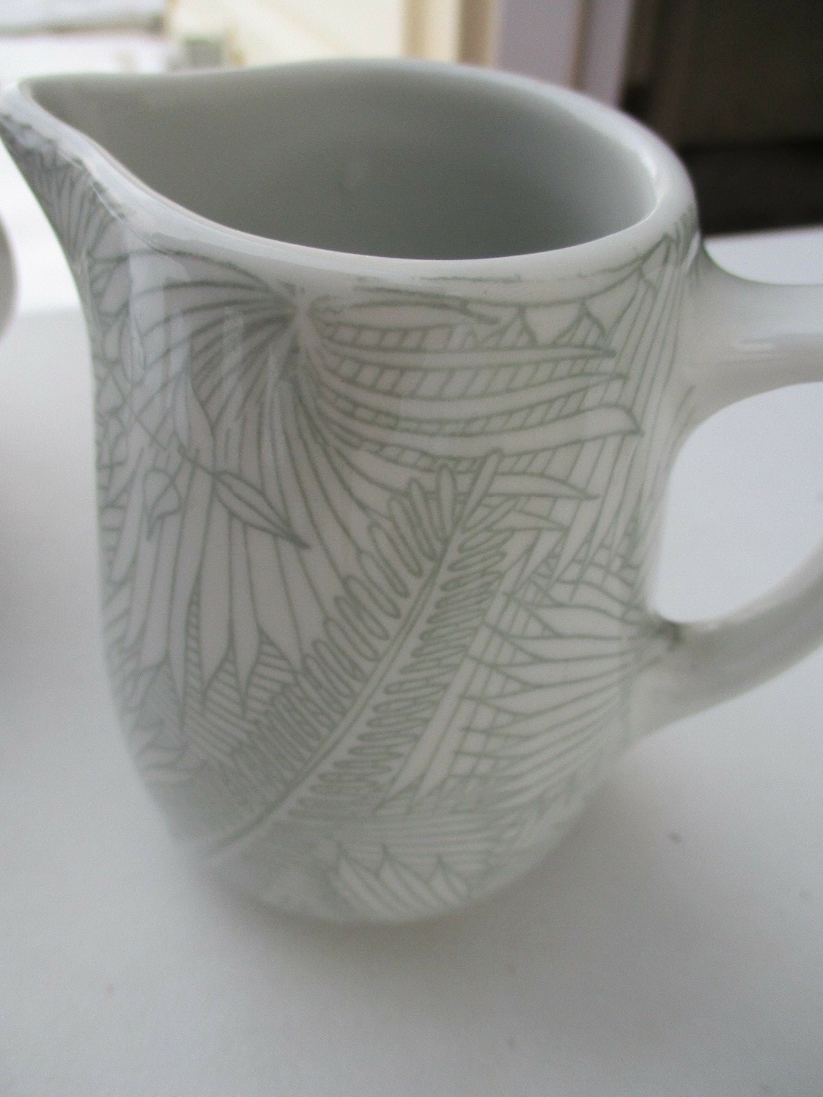 Peter Terris Shenango China Sweet Grass Pattern Creamer ( 4