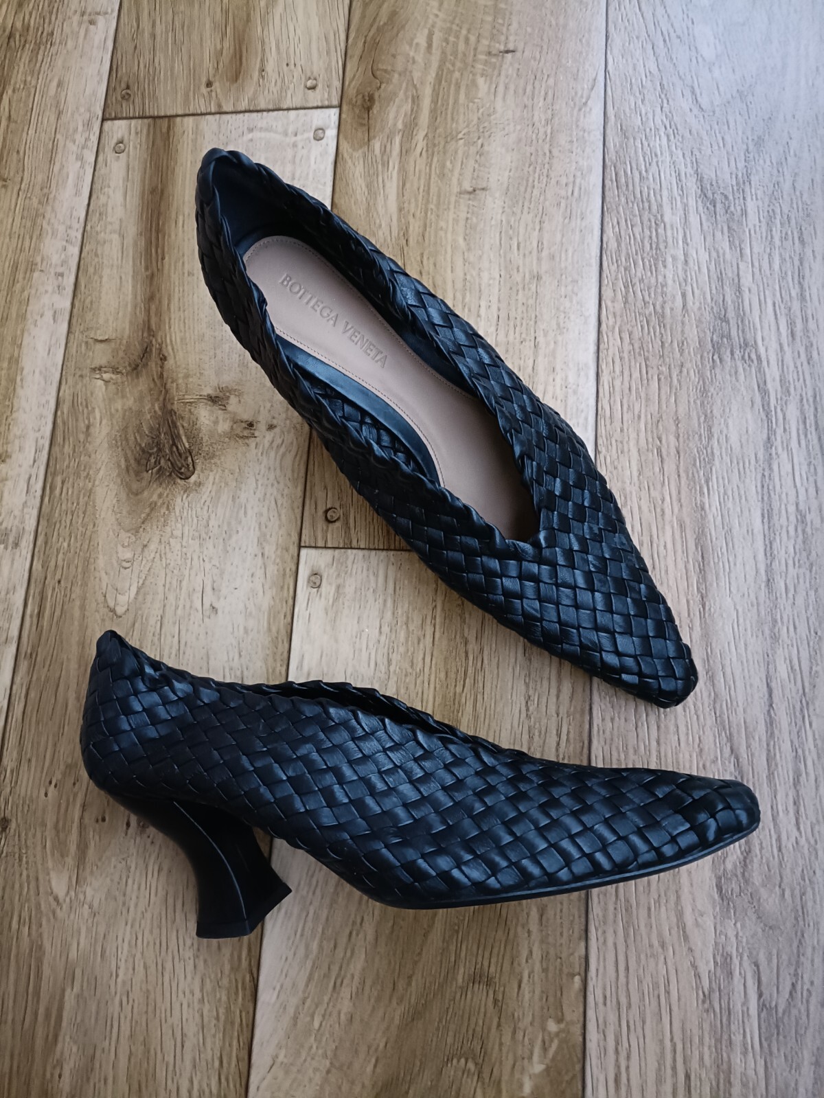 Bottega Veneta アーモンドトゥハイヒール　38サイズ　カーキー Bottega Veneta アーモンドトゥハイヒール 38サイズ カーキー
