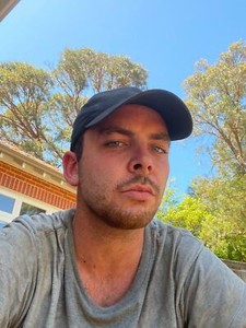 190cm built English backpacker looking for short term work