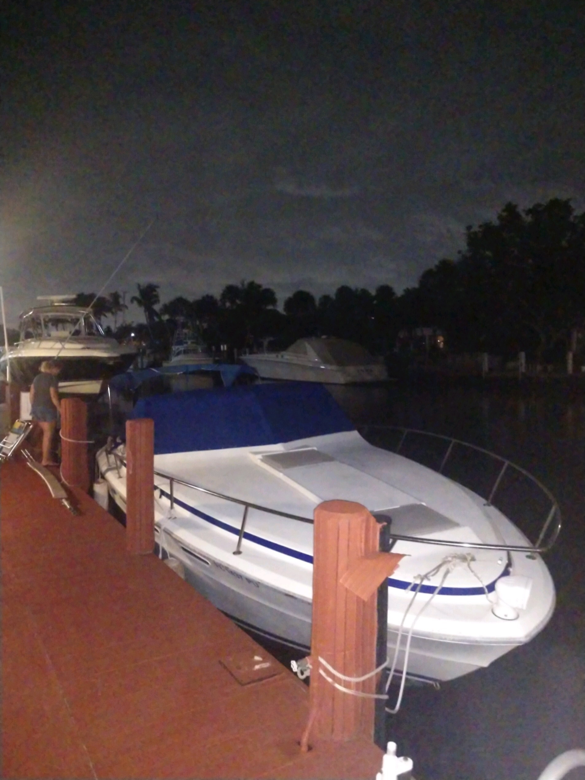 1978 Sea Ray Weekender w Twin Motors, Pompano Beach FL | No Fees & No Reserve