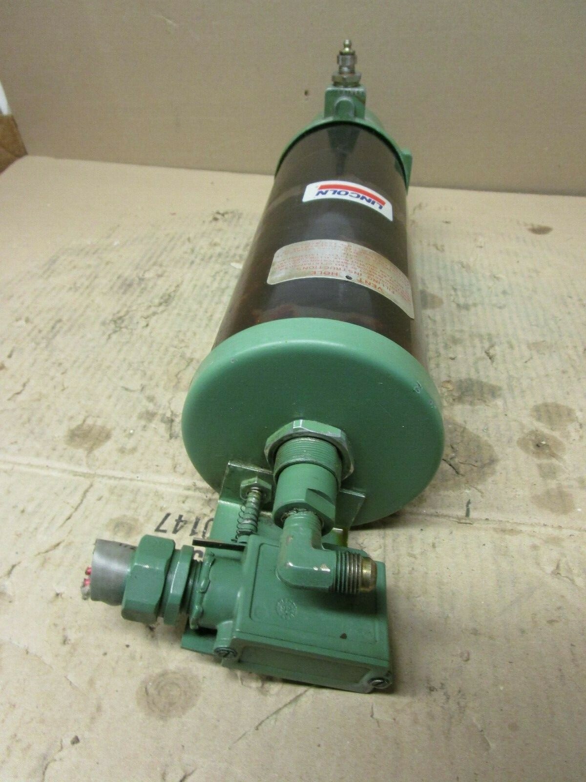 LINCOLN 83668 CENTRO-MATIC GREASE LUBRICANT RAM PUMP 20:1 RATIO D SERIES