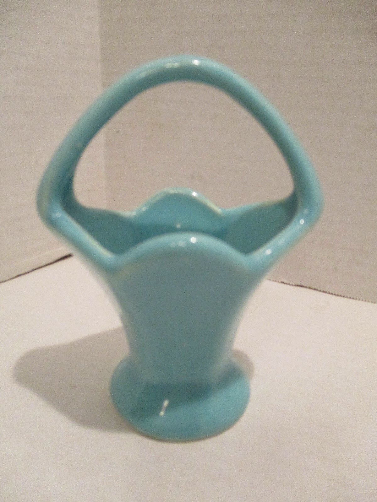 Small Vintage Shawnee Pottery Aqua Basket USA 236 4-1/2