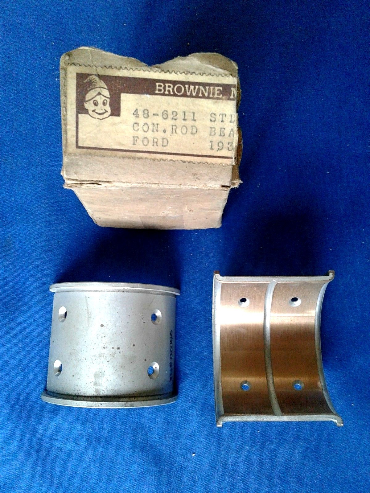 NORS Ford V8 Flathead Rod Bearing # 48-6211 STD Brownie Mfg