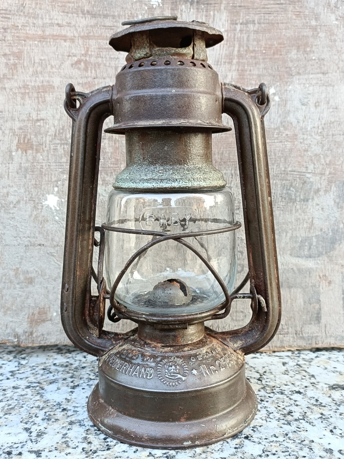 OLD VINTAGE FEUERHAND NO. 275 IRON KEROSENE OIL LAMP LANTERN OLD VINTAGE FEUERHAND NO. 275 IRON KEROSENE OIL LAMP LANTERN