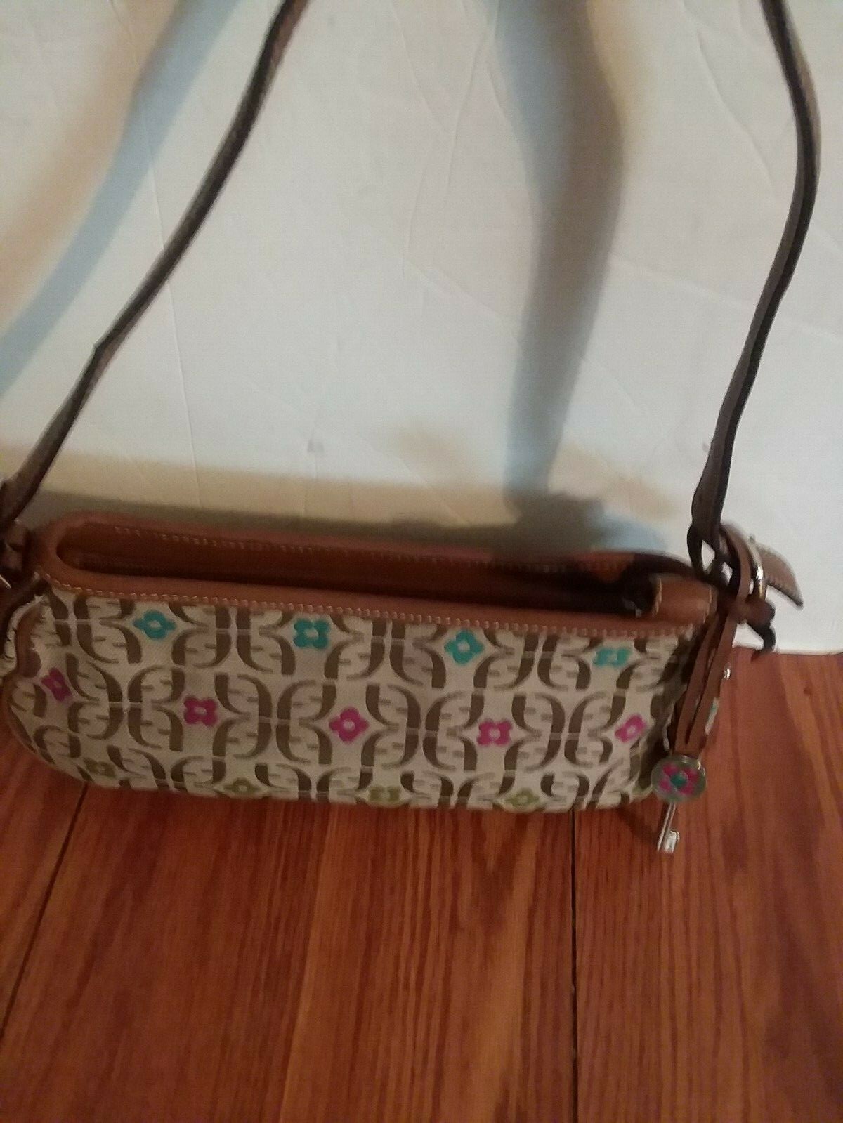 Fossil Woman Hand bag Brown Leather with Key Holder cross body strap