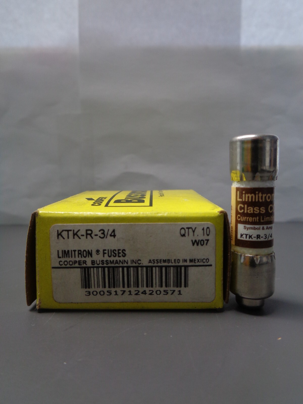 New Lot Cooper Bussmann KTK-R-3/4 Amp Fuses Class CC 600V NIB New Lot Cooper Bussmann KTK-R-3/4 Amp Fuses Class CC 600V NIB