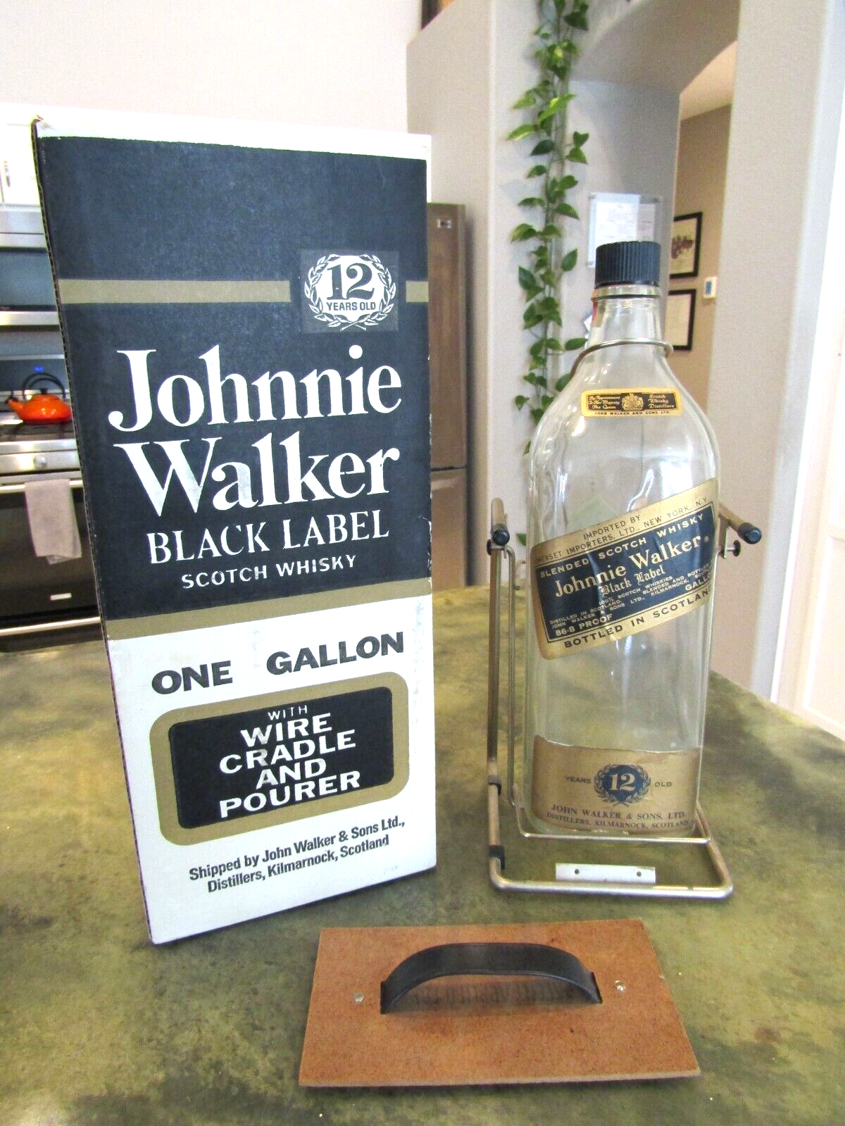 値下げ　JohnnieWalker Black Label 1/2 GALLON $_57.PNG?set_id=880000500F
