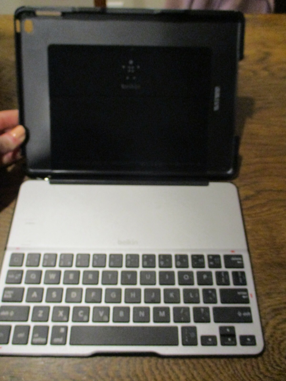 Belkin - QWERKY Keyboard for IPad - Tablet eReader