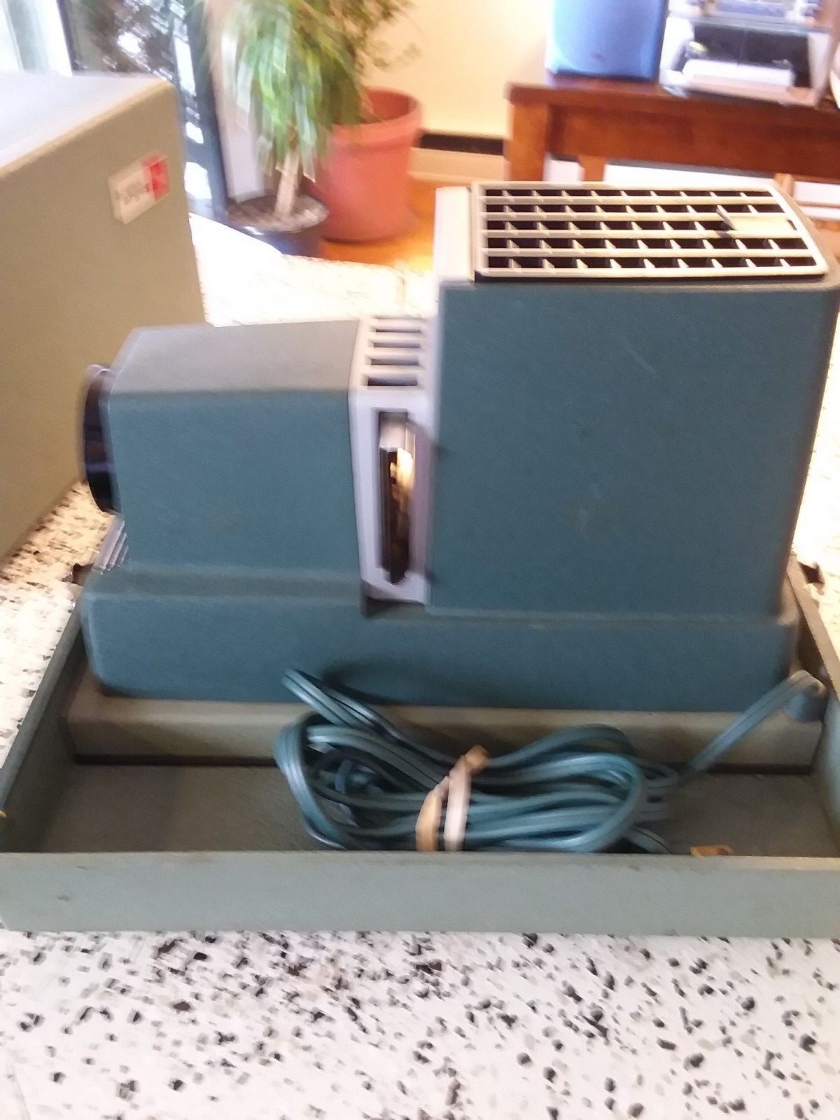 vintage argus 300 slide projecter