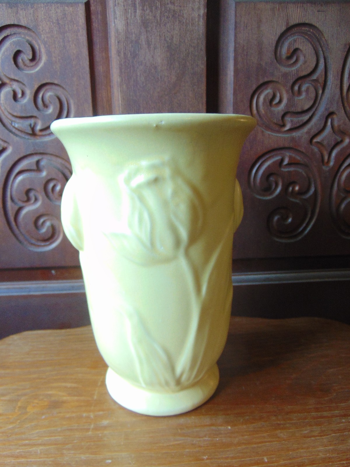 FLOWER VASE! Vintage McCOY ART pottery: TULIP pattern