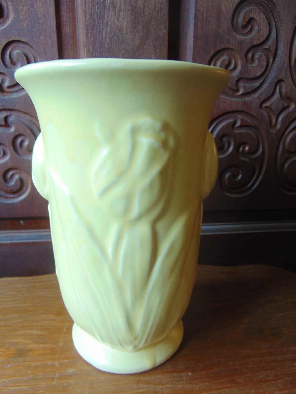 FLOWER VASE! Vintage McCOY ART pottery: TULIP pattern