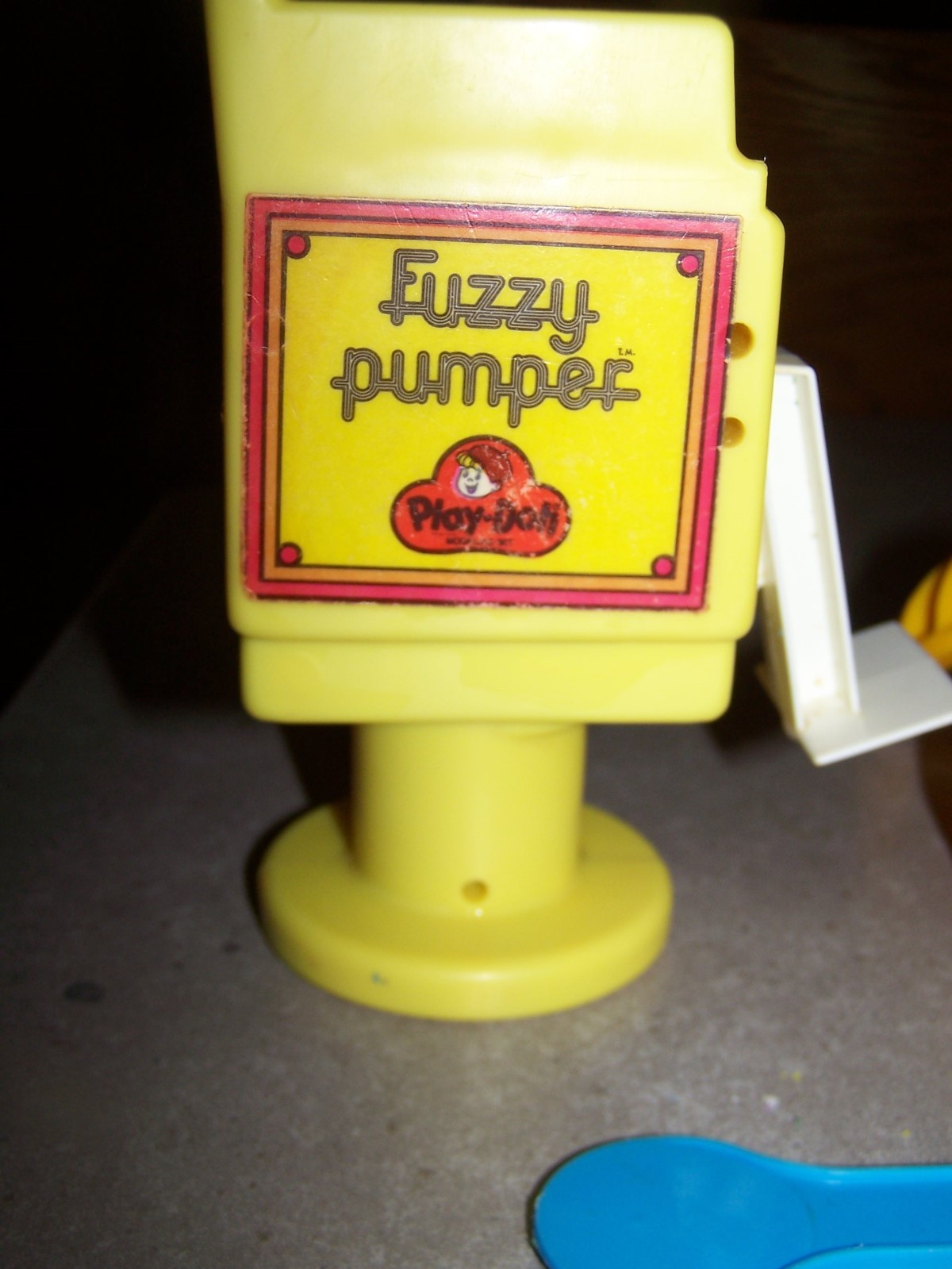 Vintage Play-Doh Fuzzy Pumper Barber Beauty Shop