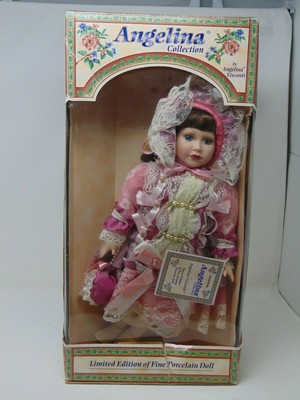 Angelina Collection Angelina Visconti Porcelain Doll Serie 1998  EZ567