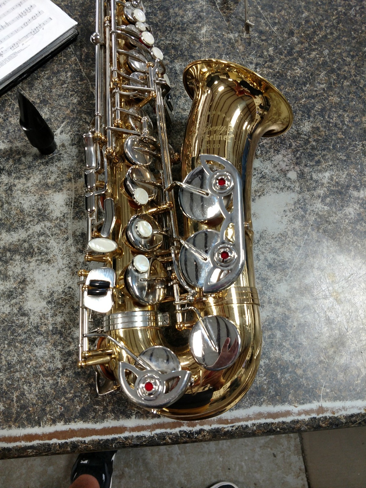 Liberty Saxophone w/case selmer las100