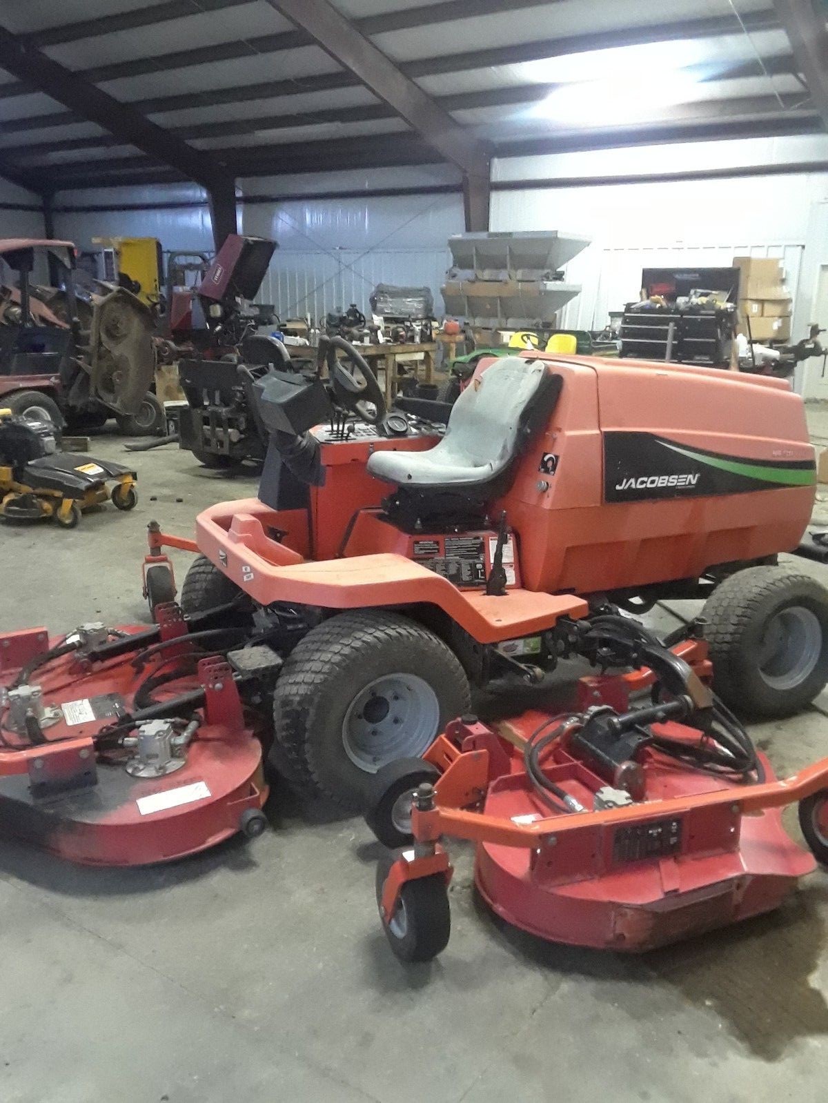 Jacobsen HR5111 with 2705 hours 50HP Kubota runs and works super; good condition