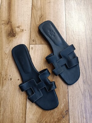 HERMES ORAN BLACK LEATHER SANDALS SIZE 40 EU, 9.5 US, 7.5 UK