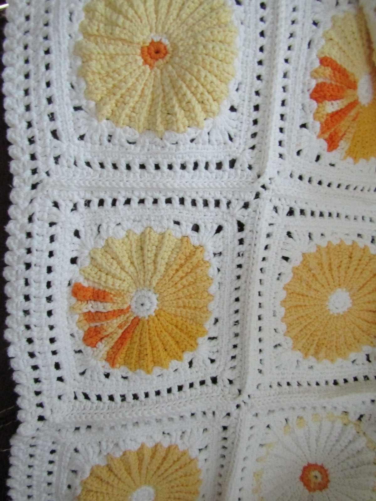 NEW HAND CROCHET YELLOW FLOWER ON WHITE MOTIF COTTON   AFGHAN LAP BLANKET THROW