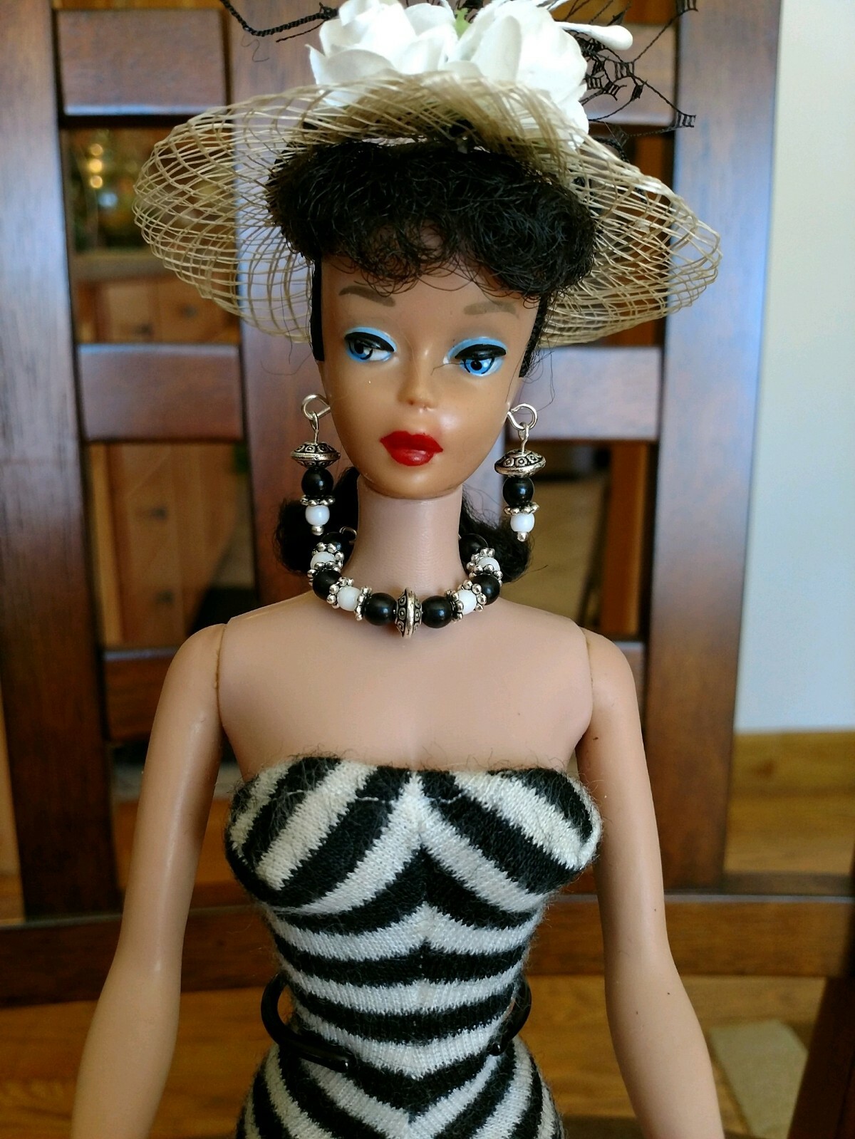 VINTAGE BARBIE DOLL #5 BRUNETTE PONYTAIL EXCELLENT!  FREE STAND & FREE SHIPPING!