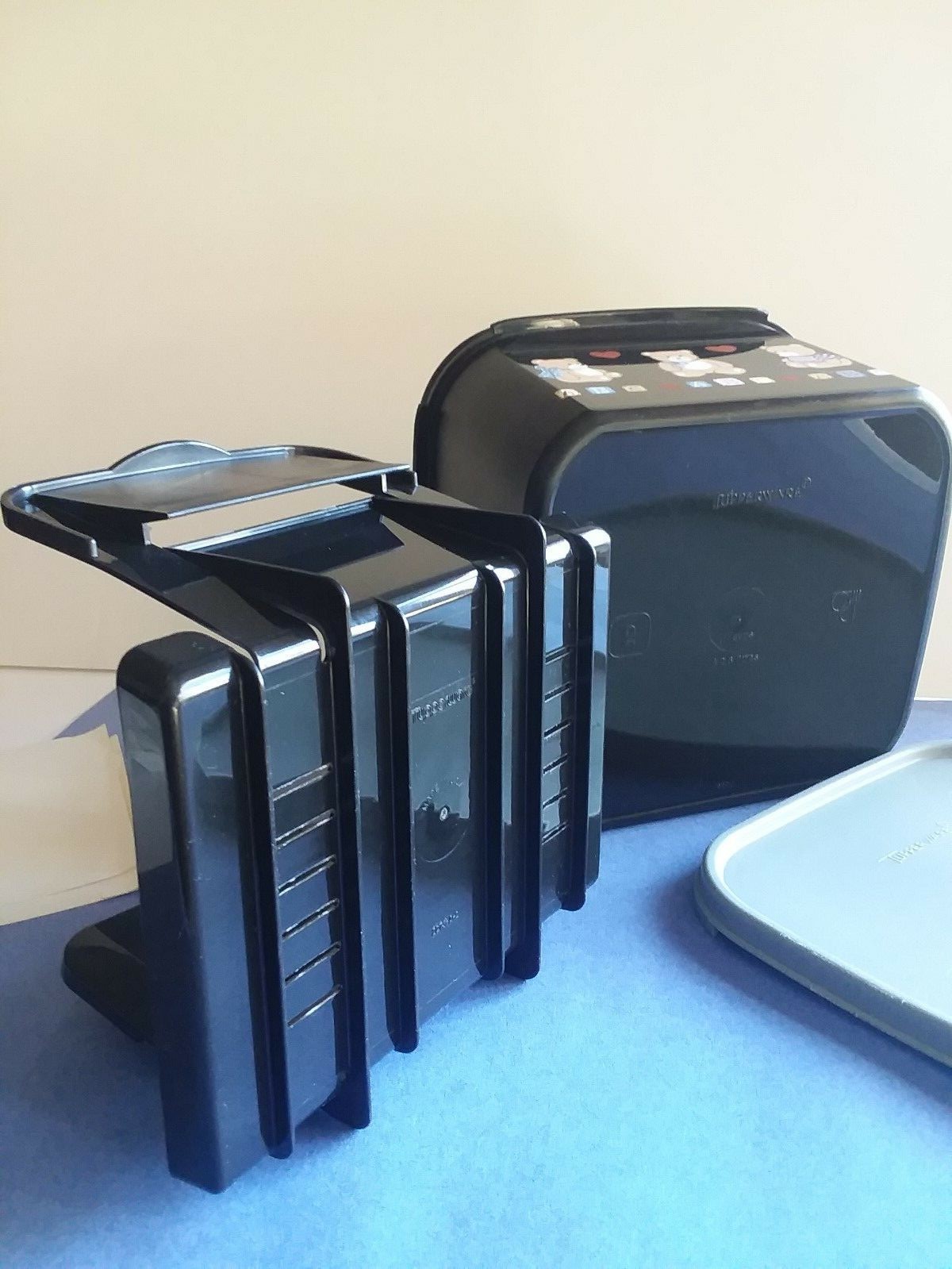 TUPPERWARE BLACK FILE BOX PAINTED TEDDY BEAR HEARTS ABC NURSERY 2.6 LITERS 11 CU