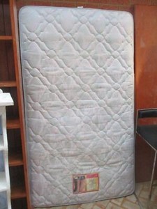 Sealy King Single Innerspring Mattress | Beds | Gumtree ...