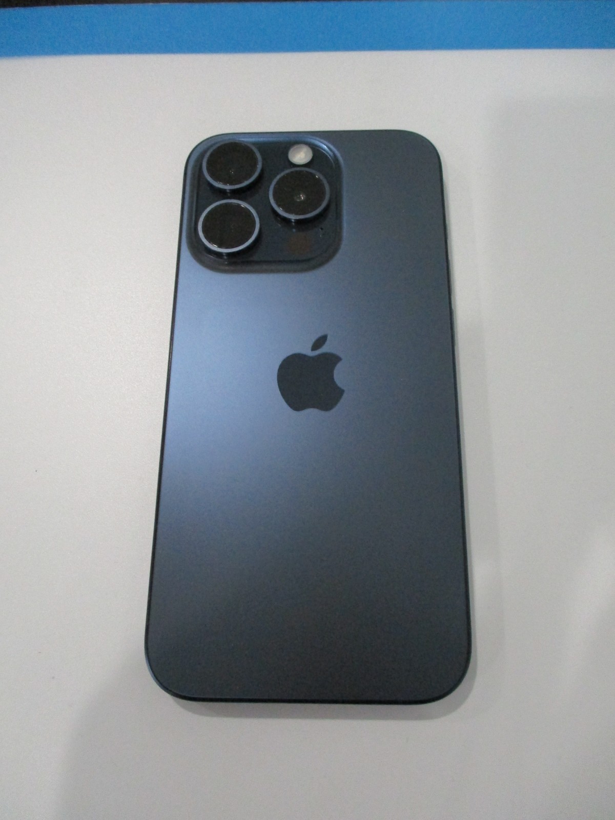 【ほぼ未使用品】Apple iPhone 15 128GB Blue本体　箱等付 Amazon.com: Apple iPhone 15, 128GB, Blue - Boost Mobile