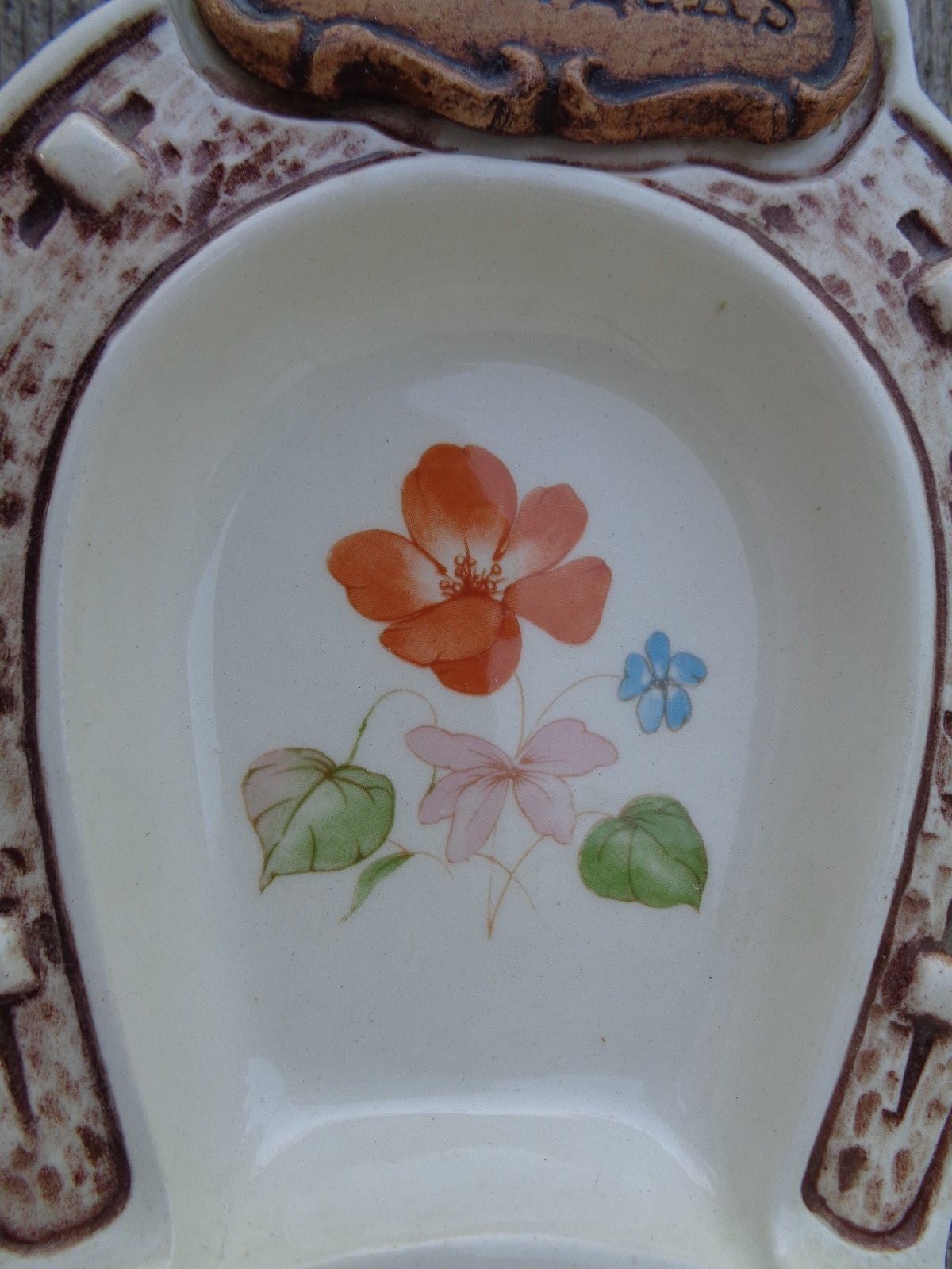 Las Vegas Horseshoe Souvenir Ashtray Treasure Craft