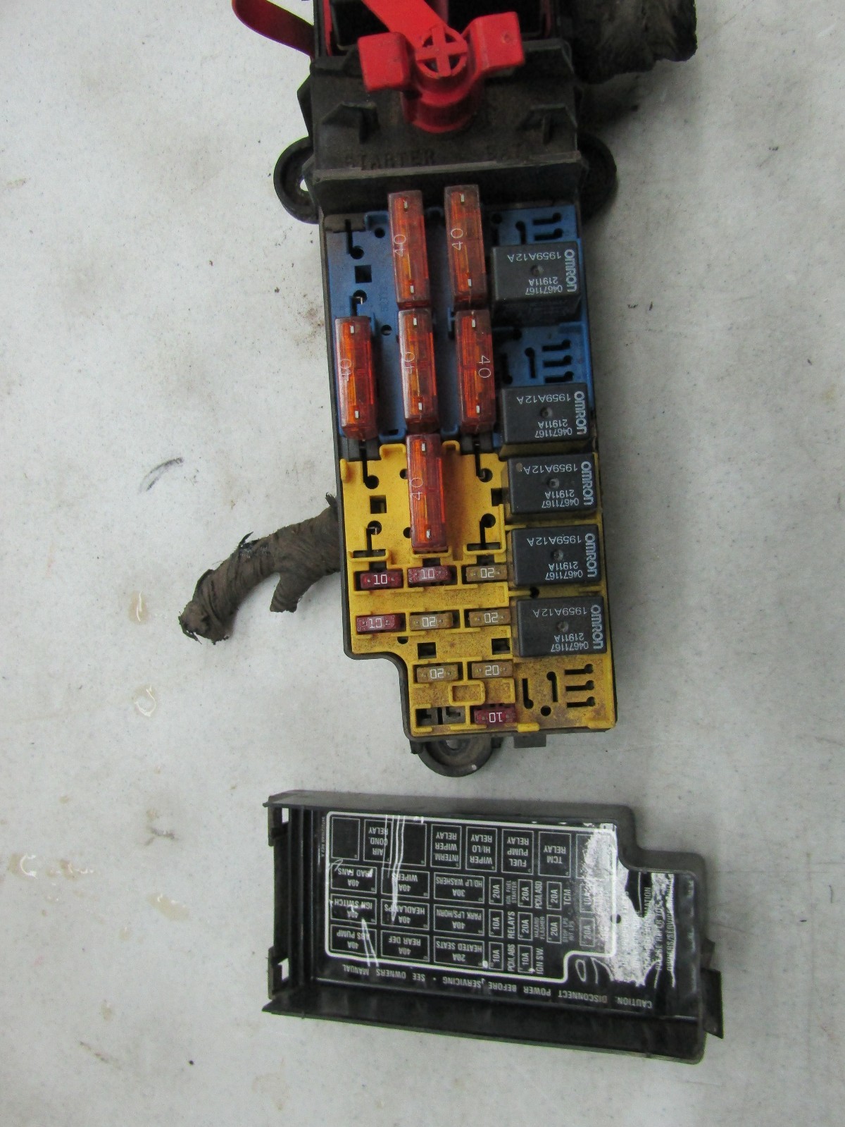 1997-2000 Dodge Stratus OEM Fuse Box