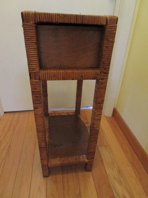 Vintage brown wicker accent table nightstand coastal Cottage Table 27¾”T shabby