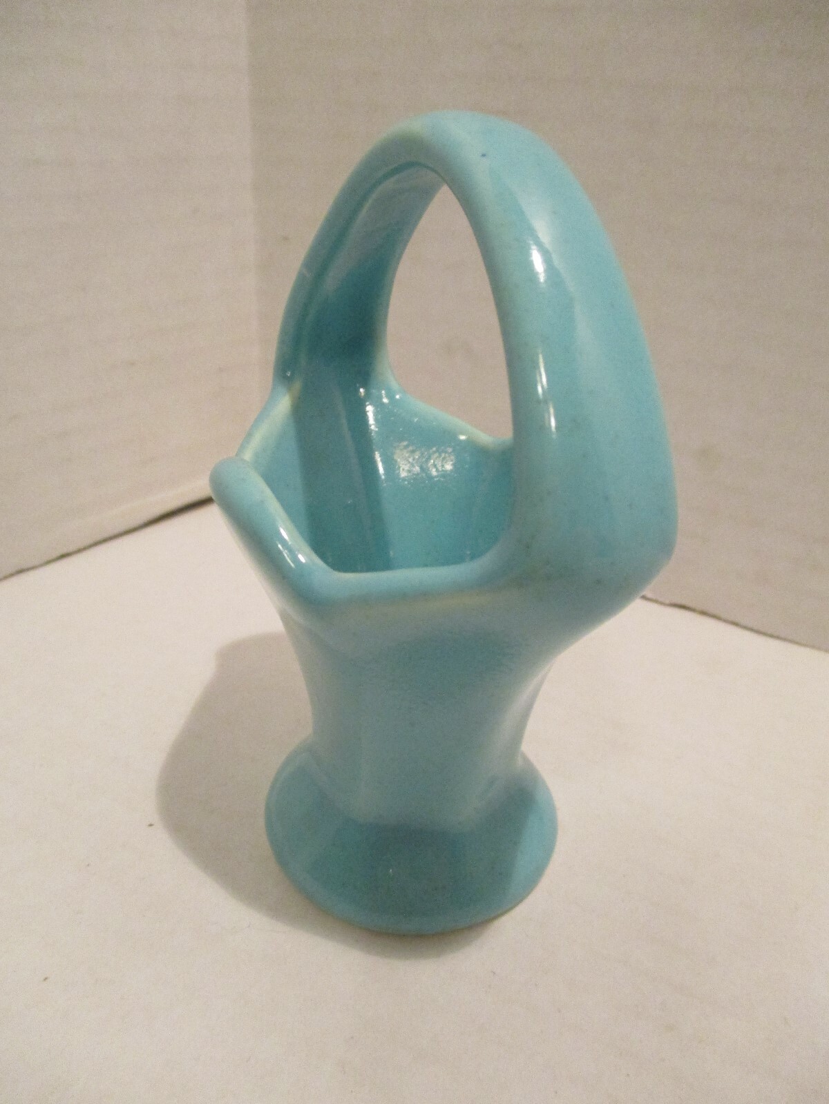 Small Vintage Shawnee Pottery Aqua Basket USA 236 4-1/2