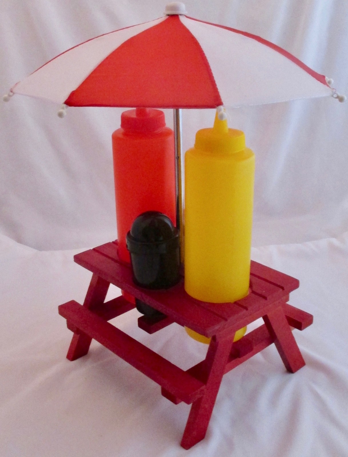 Picnic Table Condiment Set Salt Pepper Shakers Ketchup Mustard Bottles Umbrella