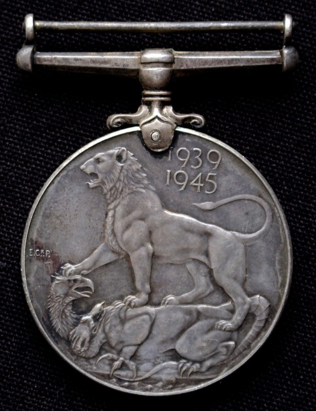 英国勲章・第二次世界大戦（1939～1945年）、刻印有、アンティーク $_3.JPG