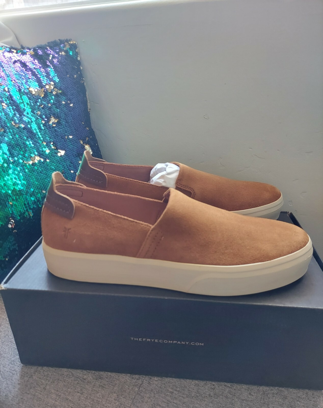 frye beacon slip on
