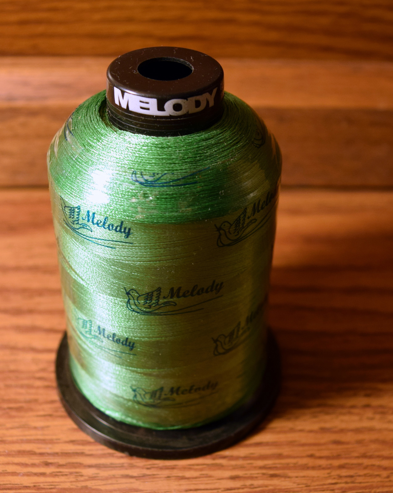 Melody Polyester Machine Embroidery Thread 5000 M Color 259 Green 120D/2