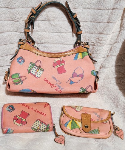 【美品】DOONEY&BOURKE ショルダーバッグ グリーン レトロ Y2K 美品】DOONEY&BOURKE ショルダーバッグ グリーン レトロ Y2K