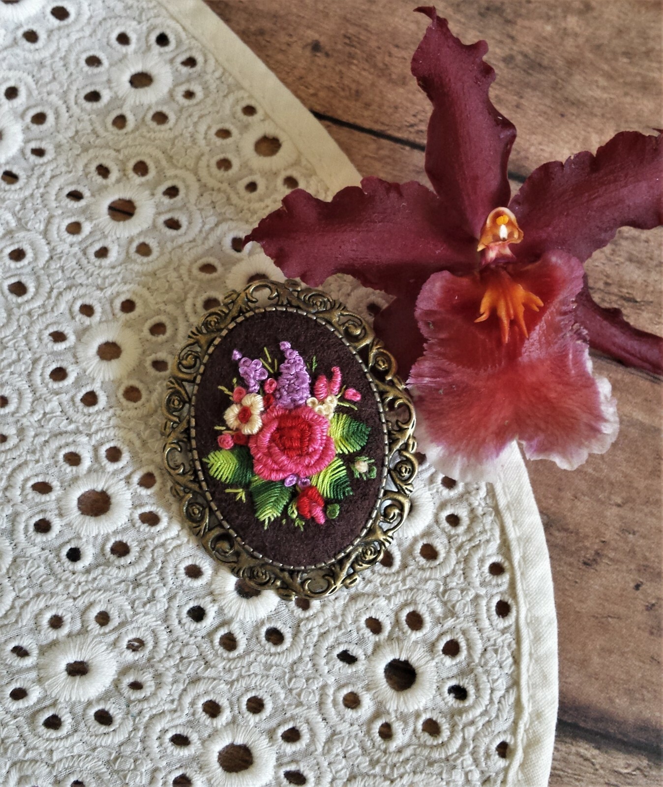 Hand embroidered brooch ~ Embroidered roses in vintage style. Retro brooch