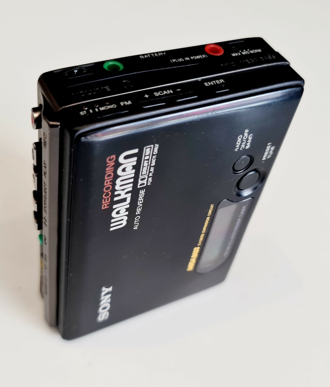 SONYウォークマン WM-RX822 カセットプレーヤー Sony : Walkman WM-22 . 1984年発売。当時UKで流通していた日本