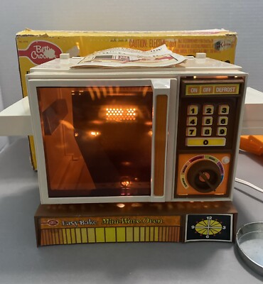 Vintage 1982 Kenner Betty Crocker Easy Bake Mini-Wave Oven - Works