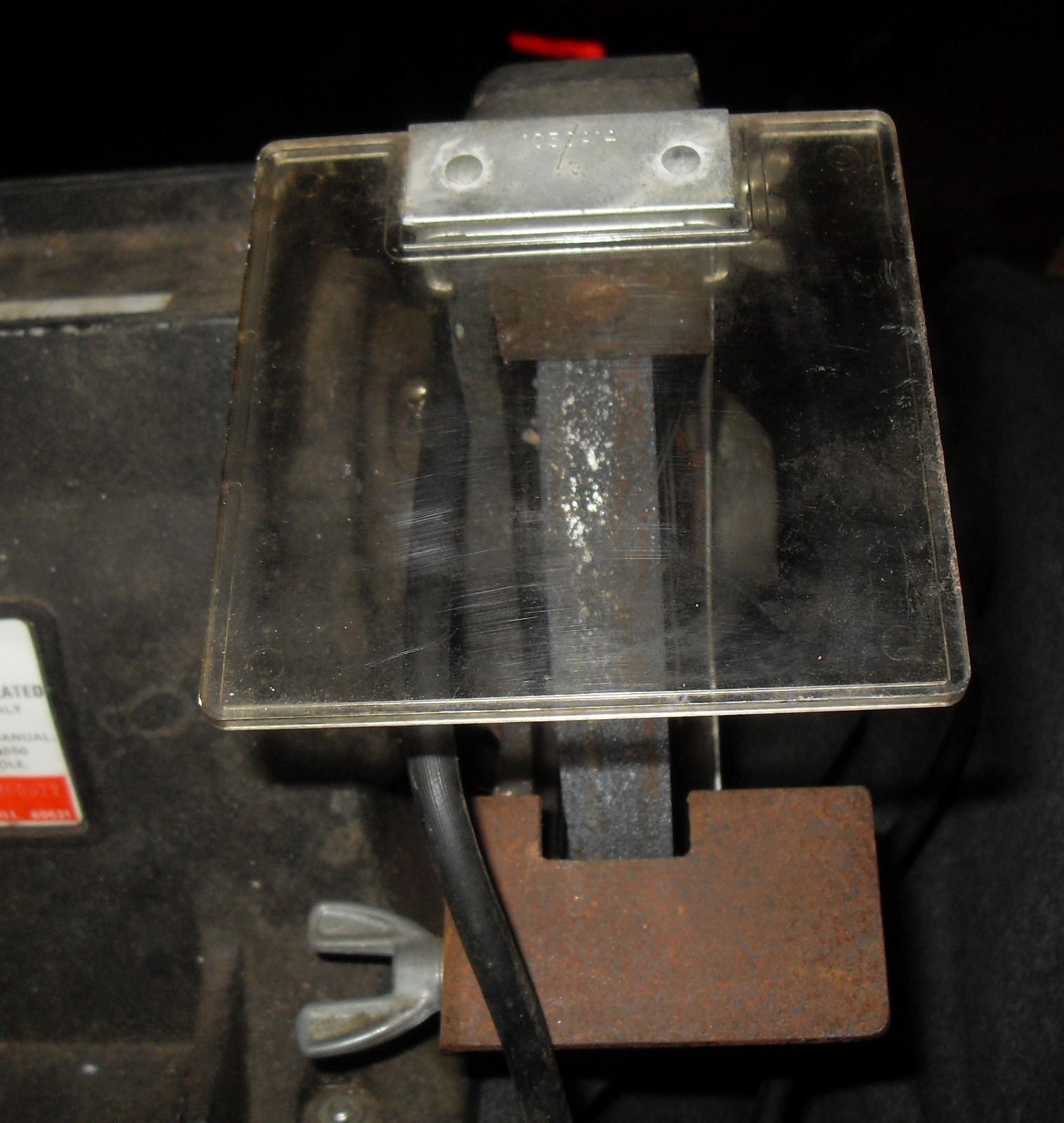 WEN Model 1800 2 stone 6 inch Grinder 110 Volts 4 Amps Nice Lightly used Tool