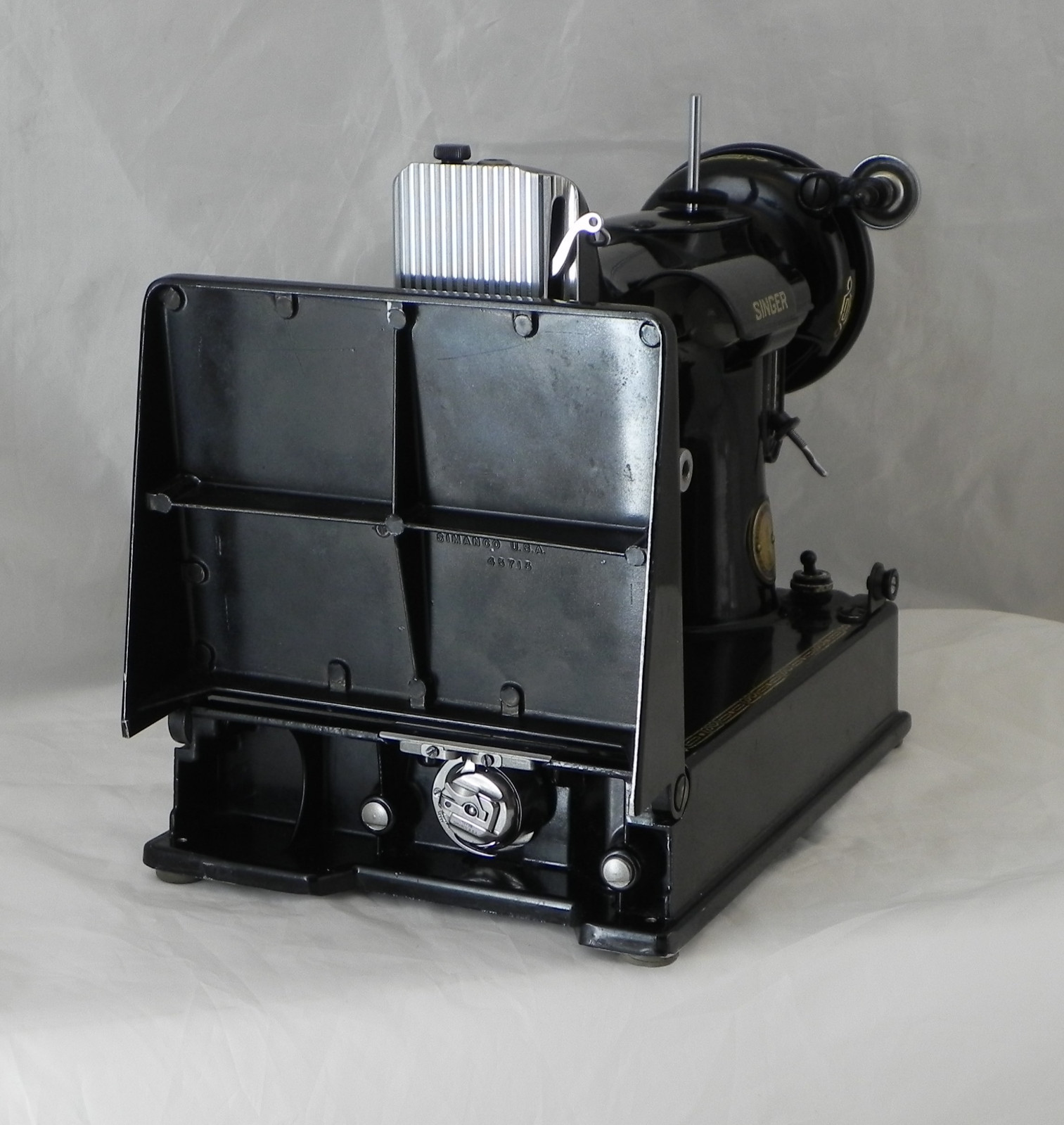 1951 SINGER Featherweight Rare Centennial Working SEWING MACHINE 221 with case