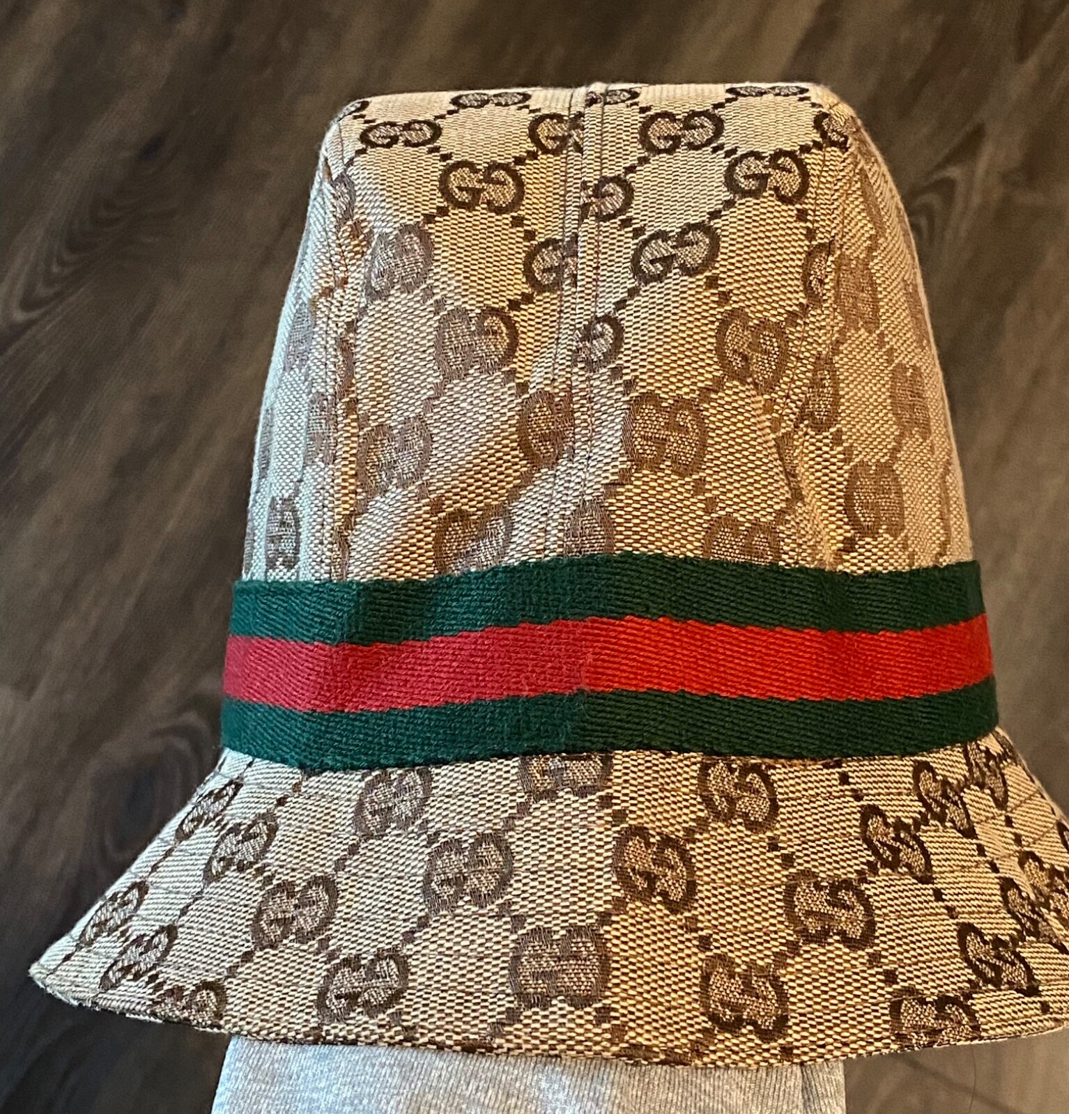GUCCI HAT最終値下げ Striped canvas bucket hat with embroidery in dark blue and