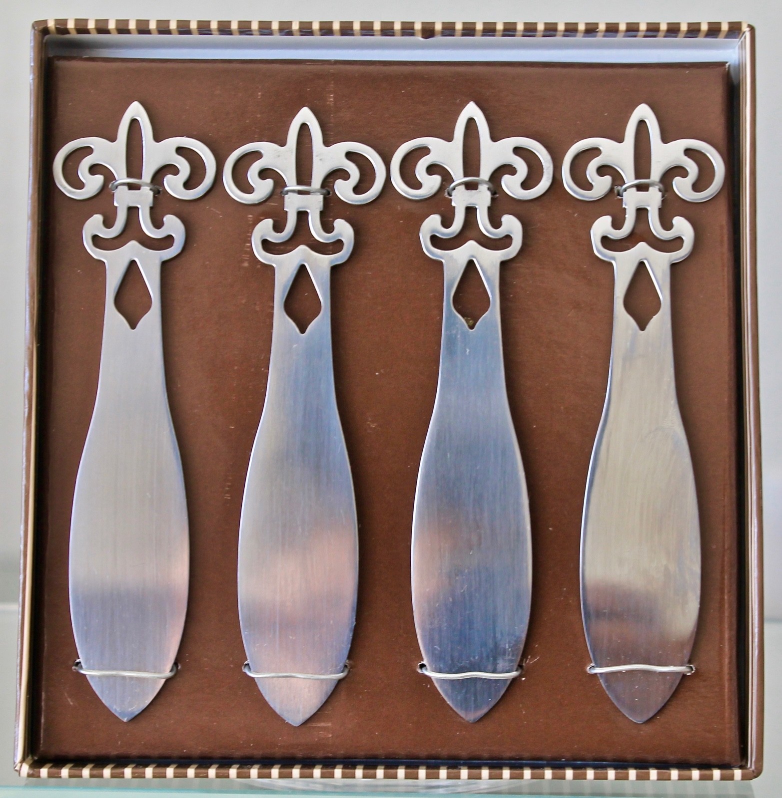 KIRKLANDS FORKS/SPOONS ENTERTAINING ESSENTIALS STAINLESS STEELE NEW IN GIFT BOX