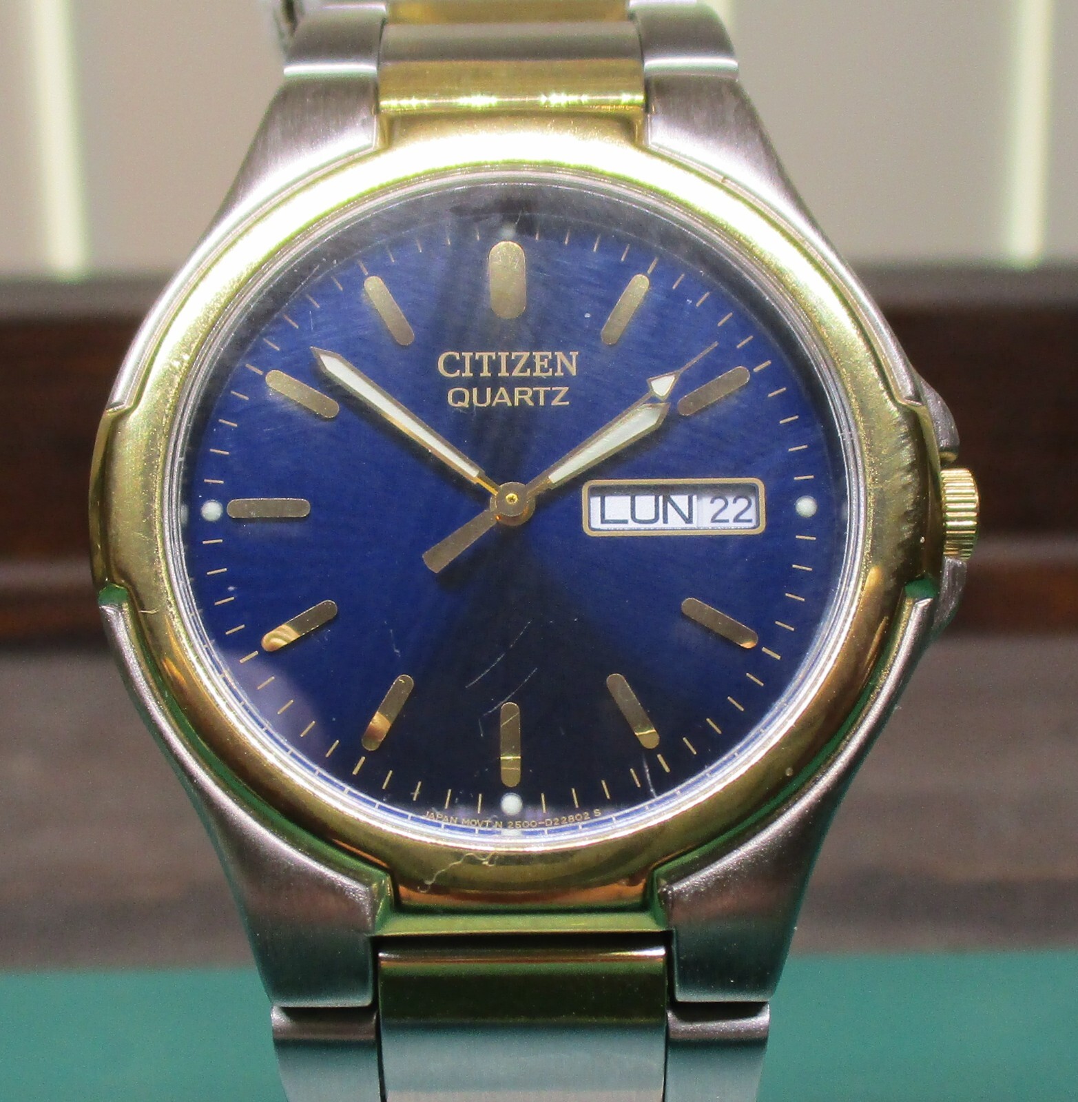VINTAGE CITIZEN WATCH 2500-S99229 38MM | eBay
