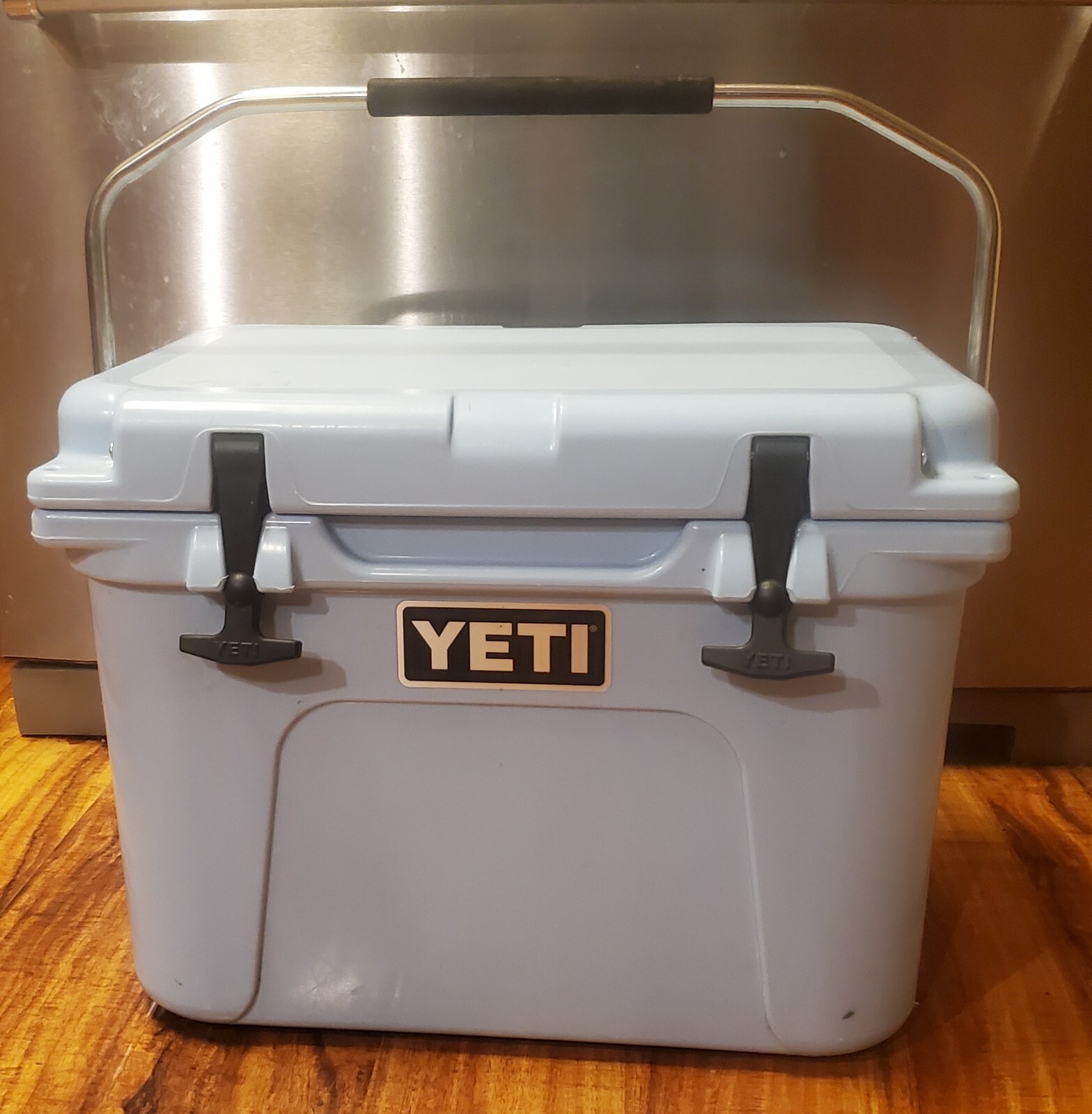 YETI ROADIE 20 イエティ ローディ 20 限定カラー アイスブルー Yeti Cooler Roadie 20 Ice Blue Cooler Discontinued | eBay