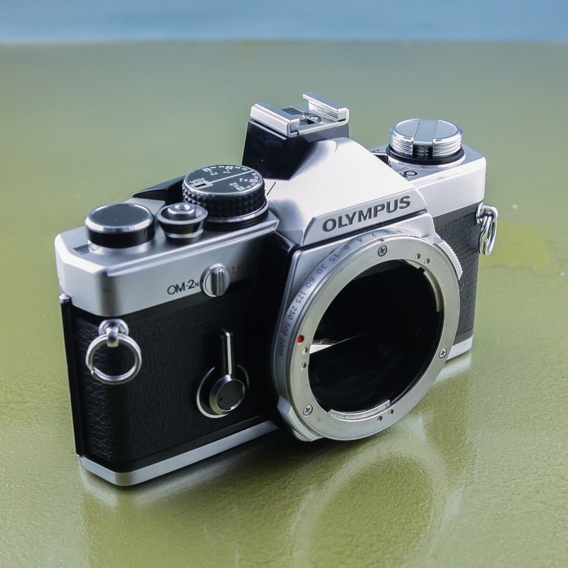 Olympus OM-2n om 2 n camera body only, 35 mm film om II #758472