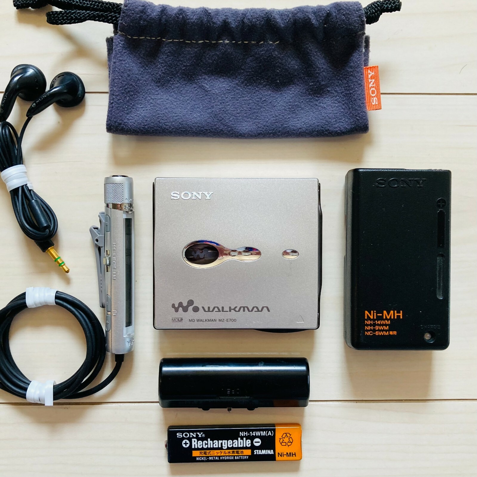 SONY 　MDプレイヤー　WALKMAN MZ-E700 Amazon | SONY ソニー MZ-E700-S シルバー ポータブルMD