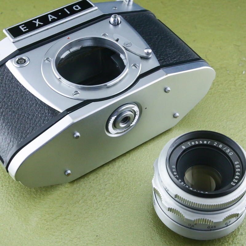フィルムカメラ PENTACON EXA 1a / ZEISS TESSAR 50mm f2.8 PENTACON