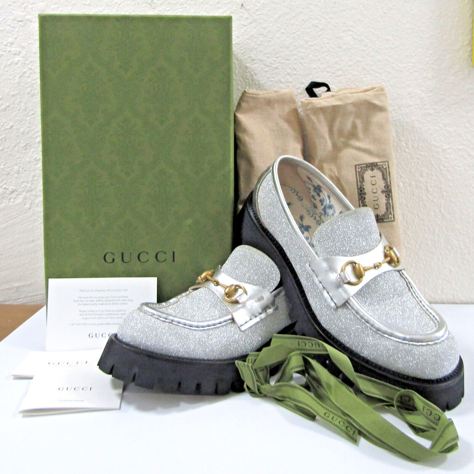 靴 Gucci Gold-Bid Leather Loafers 6 1/2B Gucci women shoes horsebit loafer red suede gold metal size