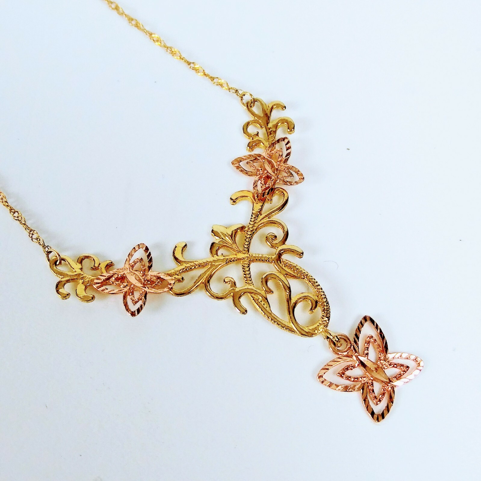 BLACK HILLS GOLD NECKLACE 10K GOLD V SHAPE FLOWER DESIGN
